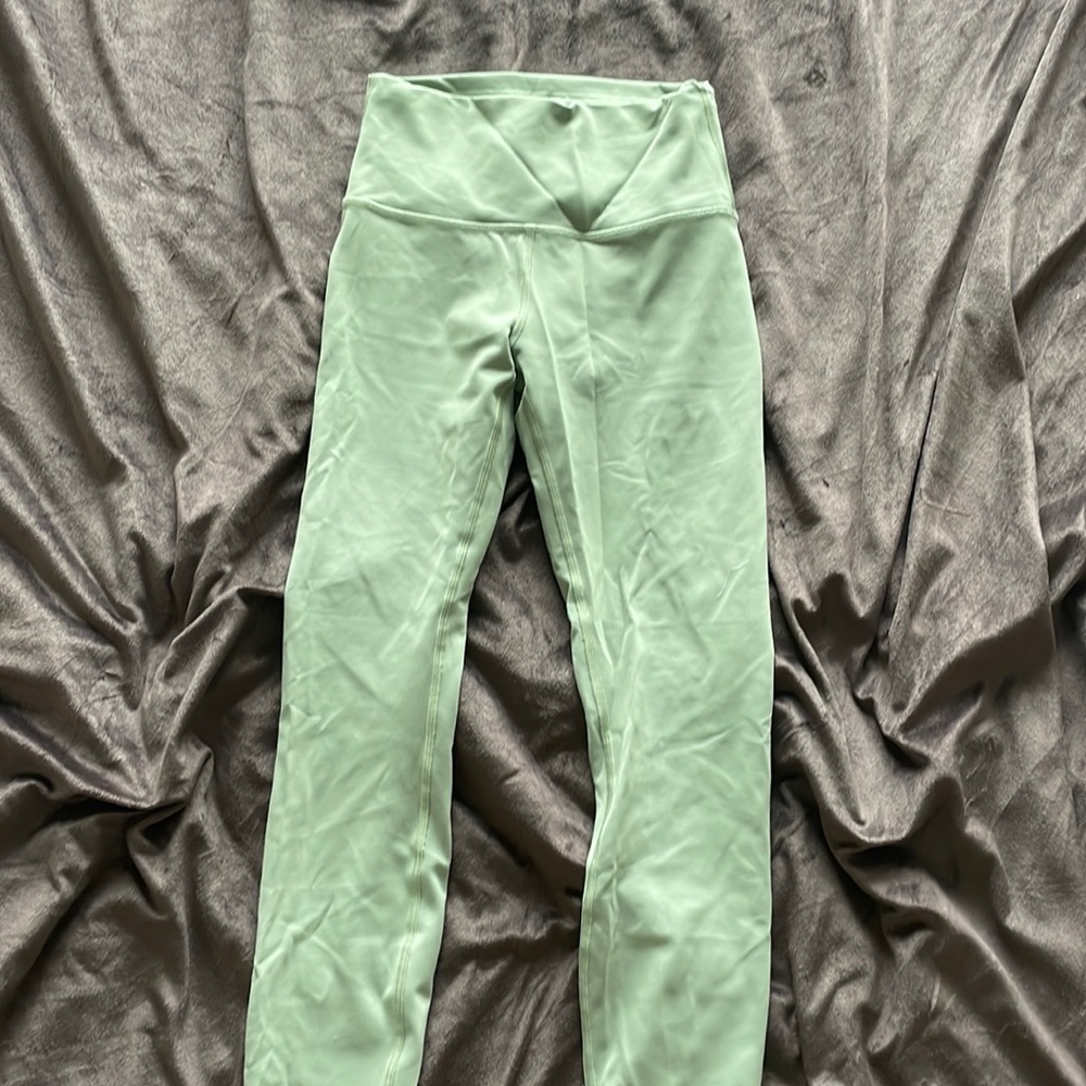 BARELY WORN Lululemon Wunder Train Leggings Green Size 6